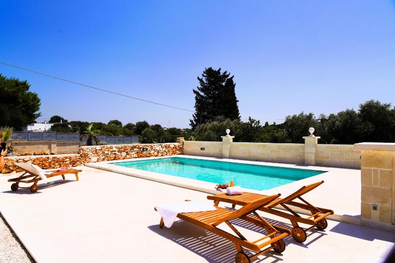 Villa D'Oliviers PRESTIGIOSA VILLA con PISCINA ad OSTUNI
