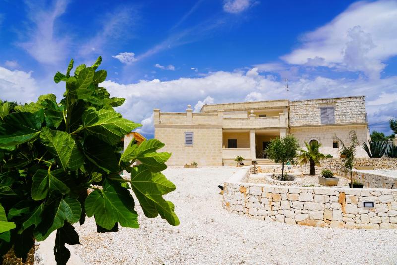 Villa D'Oliviers PRESTIGIOSA VILLA con PISCINA ad OSTUNI