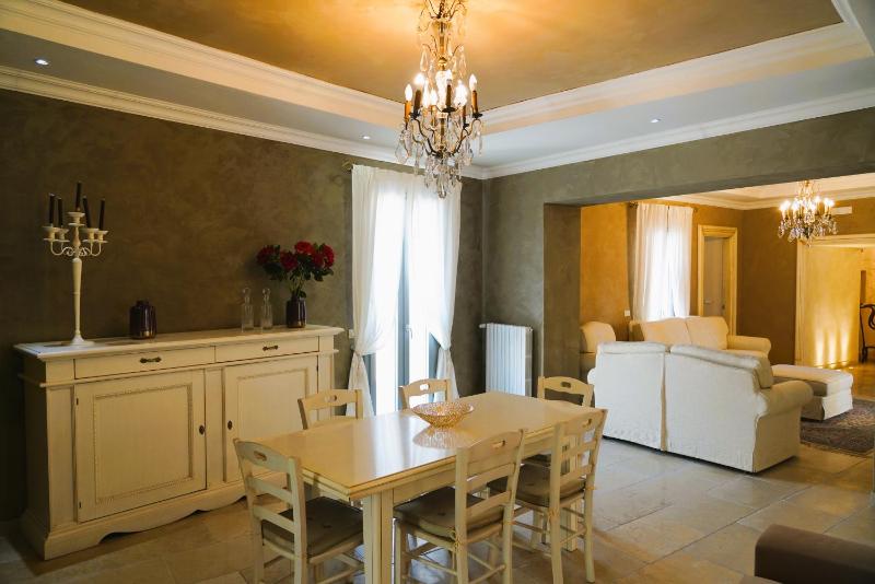 Villa D'Oliviers PRESTIGIOSA VILLA con PISCINA ad OSTUNI