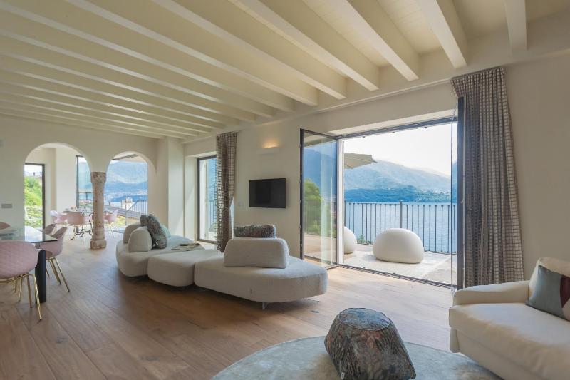 Villa Donatella with Private SPA & Infinity Pool by Rent All Como