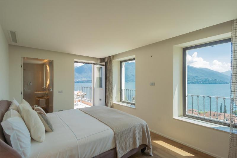 Villa Donatella with Private SPA & Infinity Pool by Rent All Como