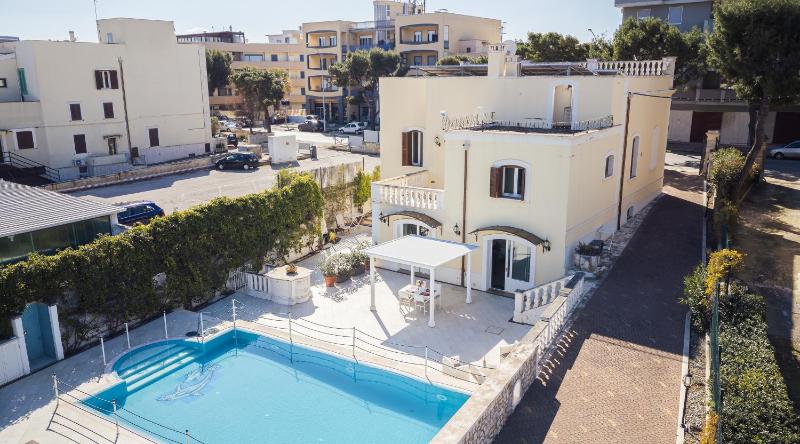 Villa Donna Franca by STHEY