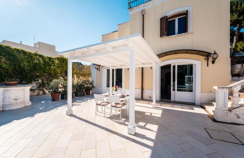 Villa Donna Franca by STHEY