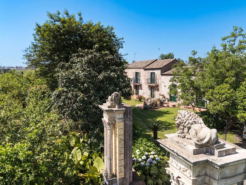 Villa Due Leoni