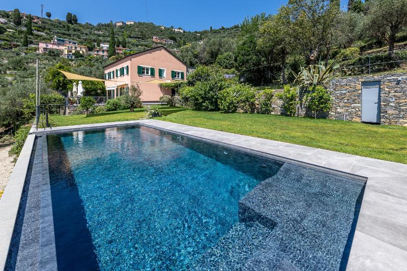 VILLA DUFOUR 1 Lusso, Spazio e Vista Mare