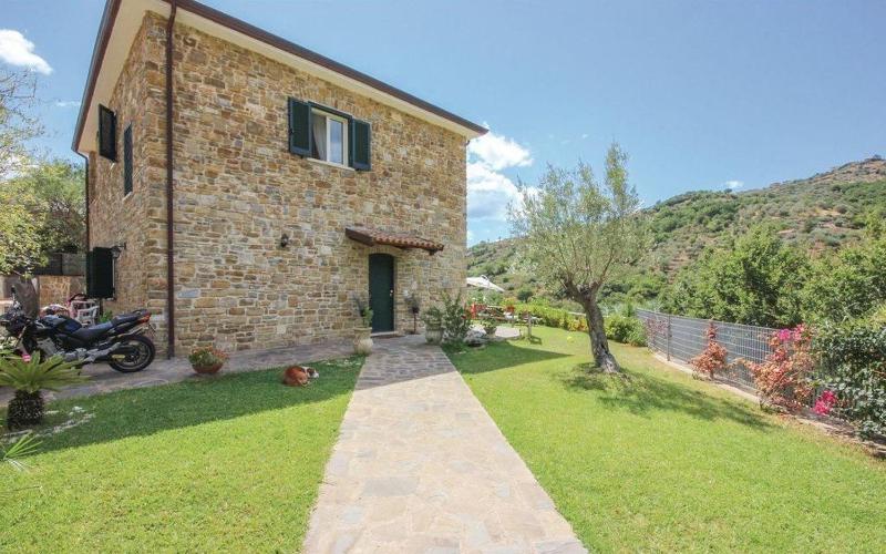 Villa Edda residenza con piscina