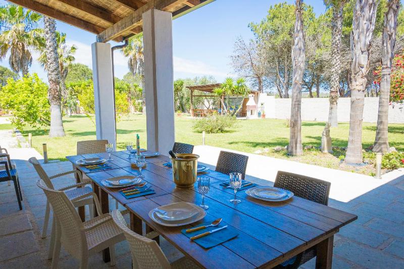 Villa El Capitano With Garden And Pool - Happy Rentals