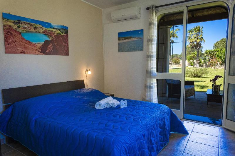 Villa El Capitano With Garden And Pool - Happy Rentals