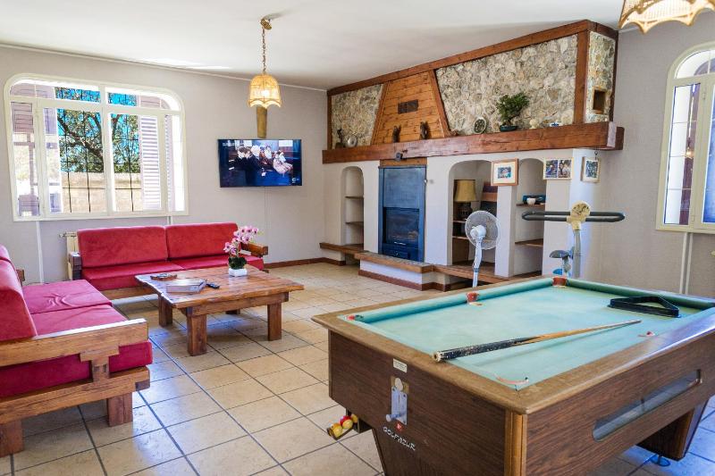 Villa El Capitano With Garden And Pool - Happy Rentals