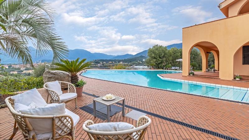 VILLA ELDA 6, Emma Villas