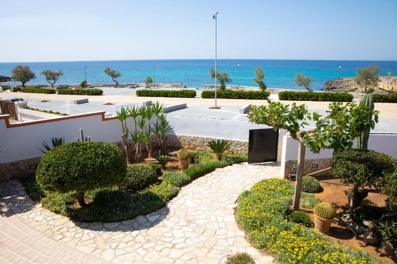 Villa Eleonora con piscina Fronte Mare