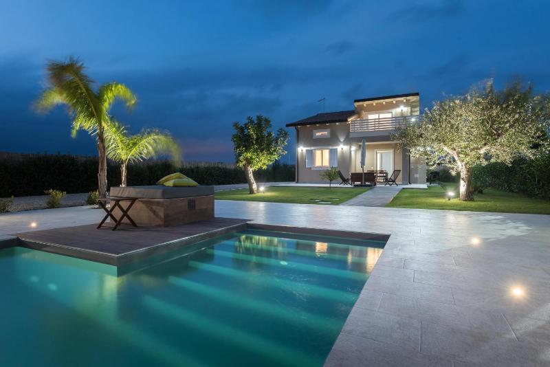Villa Emanuela - IsulaTravel