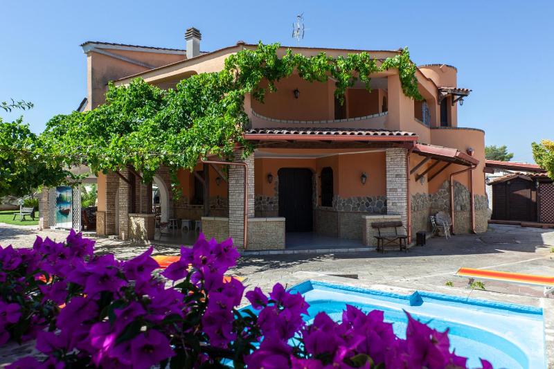 Villa Erika with private pool and garden - Happy Rentals