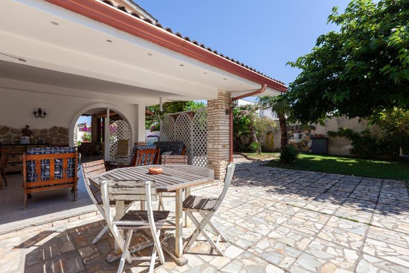 Villa Erika with private pool and garden - Happy Rentals