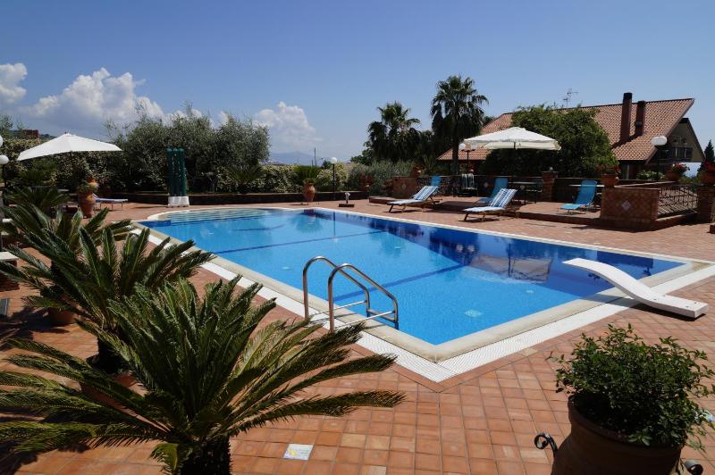 Villa esclusiva con piscina privata e vista Etna