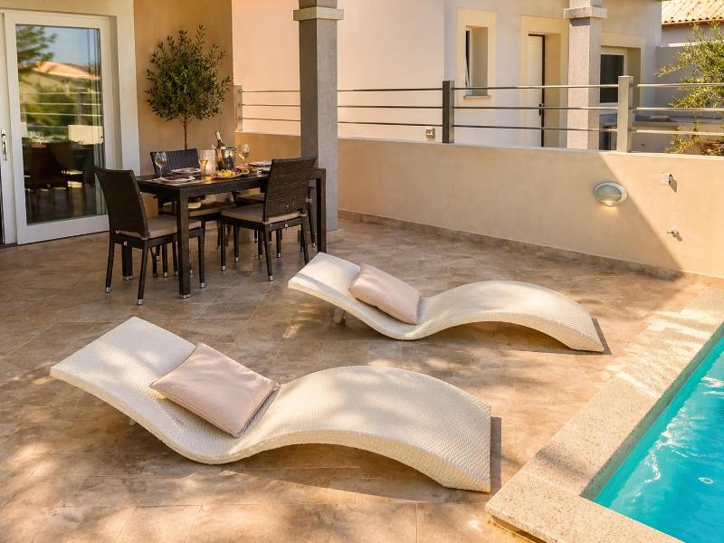 Villa Etienne - Key to Villas