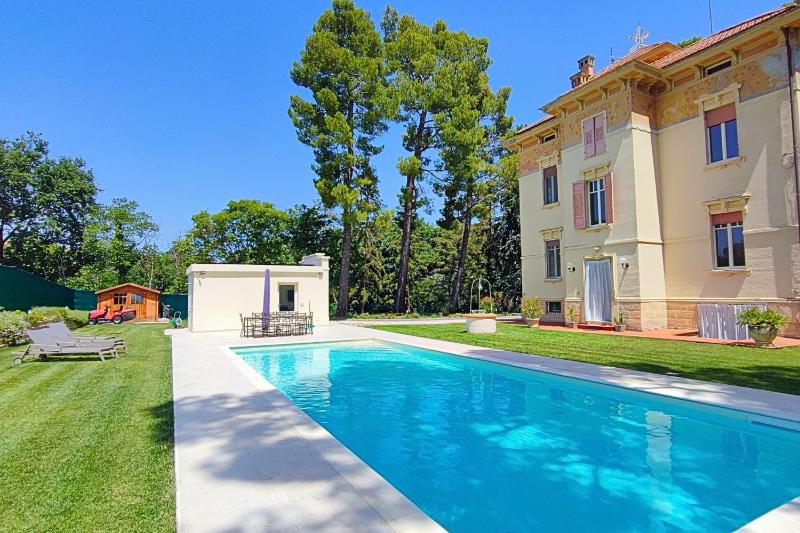 Villa Fazi - Liberty Style Villa With Private Pool & Park