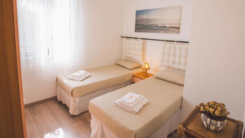 VILLA FERRADINA 4&2, Emma Villas