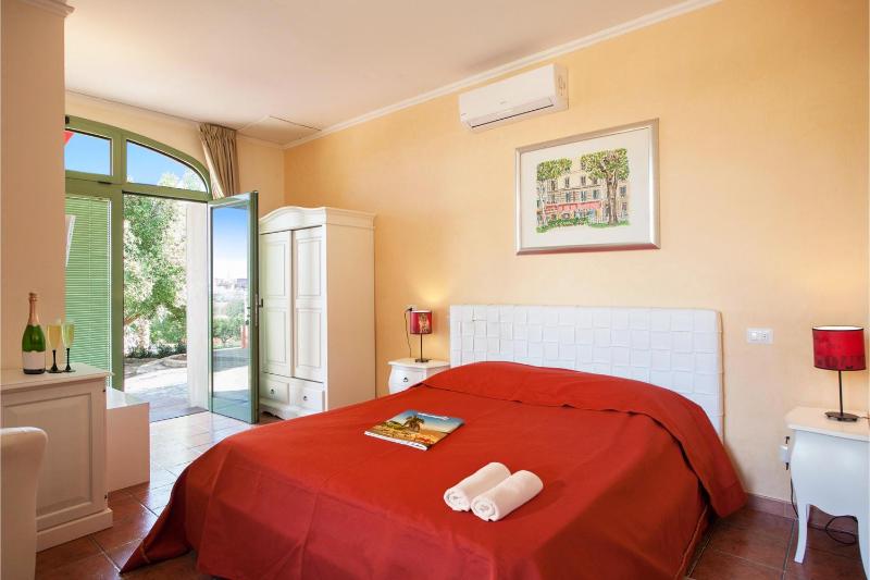 Villa Gaia with pool- Happy Rentals