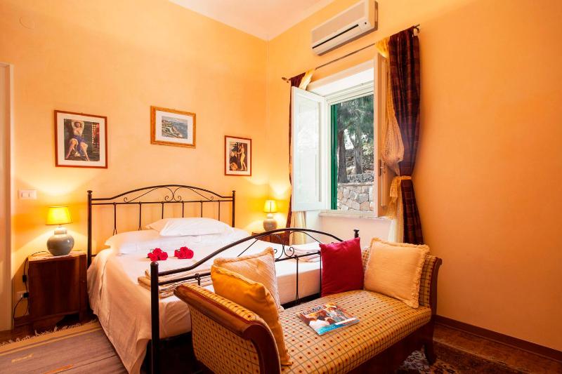Villa Gaia with pool- Happy Rentals