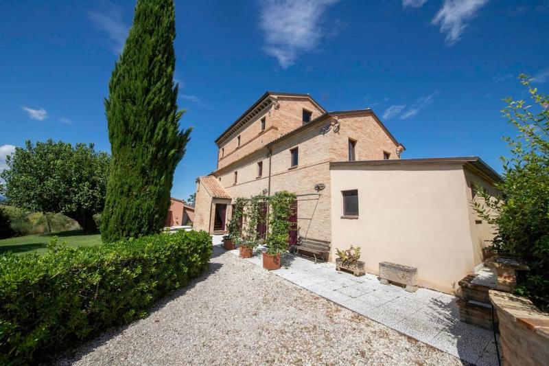 Villa Gelso - Tenuta esclusiva con piscina, sauna e vista panoramica