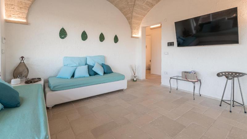 VILLA GIALONIA 8&2, Emma Villas