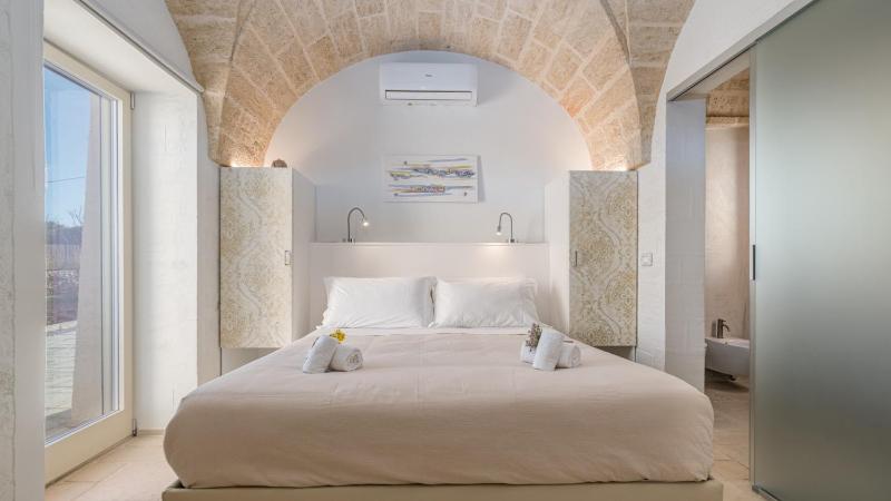 VILLA GIALONIA 8&2, Emma Villas