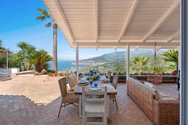 Villa Giu Giu vista mare con piscina a Sorrento