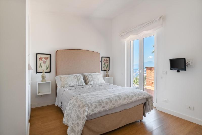 Villa Giu Giu vista mare con piscina a Sorrento