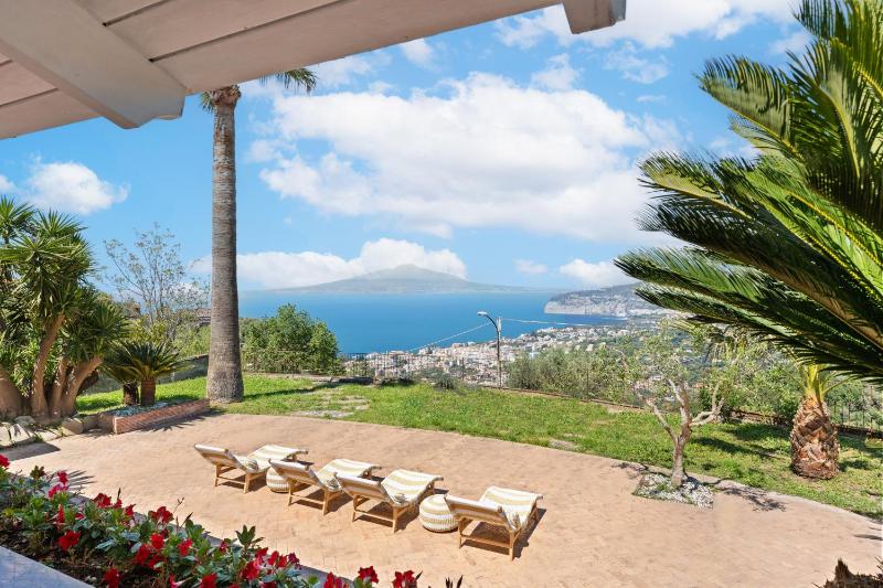 Villa Giu Giu vista mare con piscina a Sorrento
