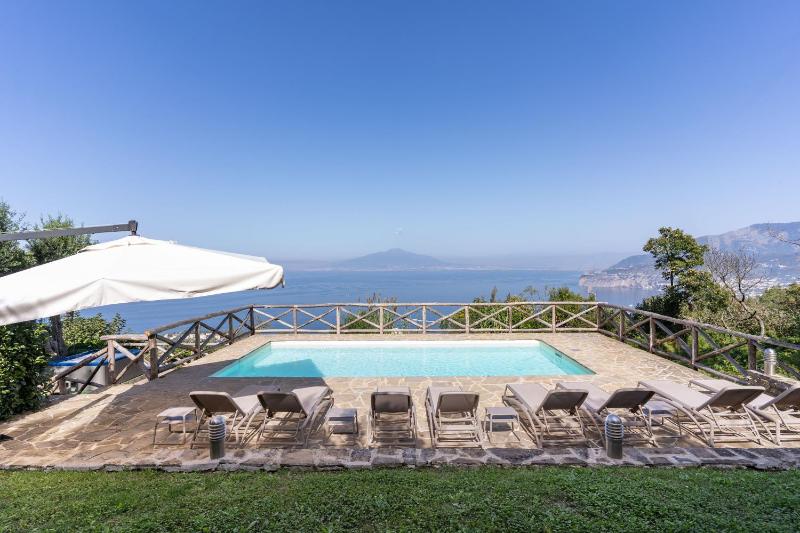 Villa Giulia Boutique Views Pool and Guest Services by Feeling Italy