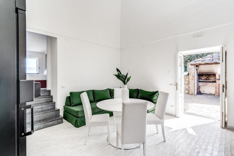Villa Giulia Boutique Views Pool and Guest Services by Feeling Italy