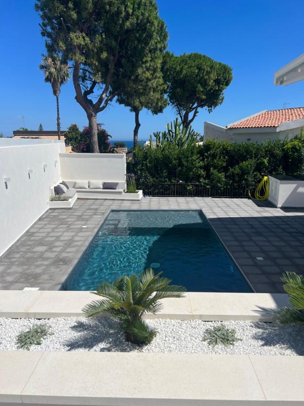 Villa Giuliana Luxury Home: piscina, solarium, barbecue. A pochi passi dal mare