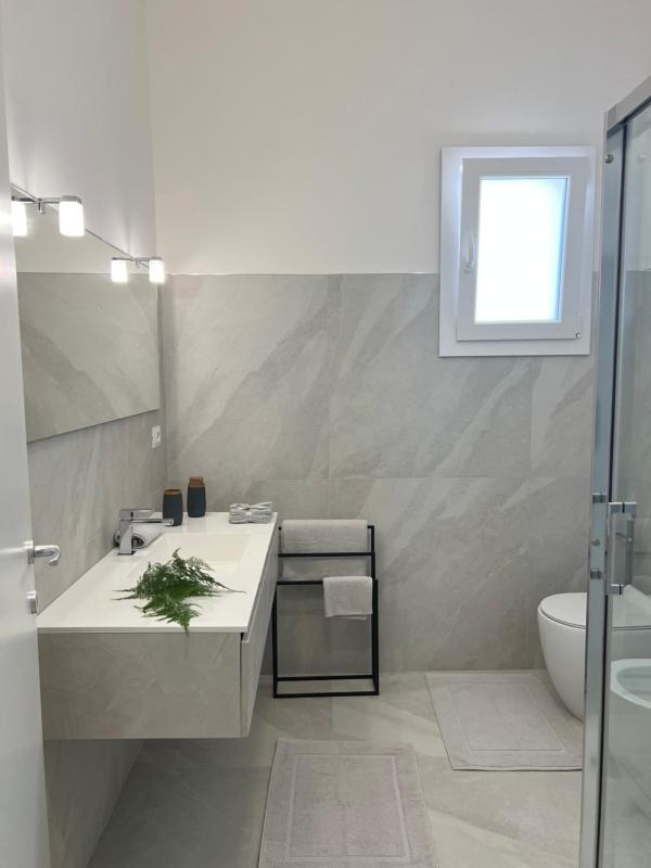 Villa Giuliana Luxury Home: piscina, solarium, barbecue. A pochi passi dal mare