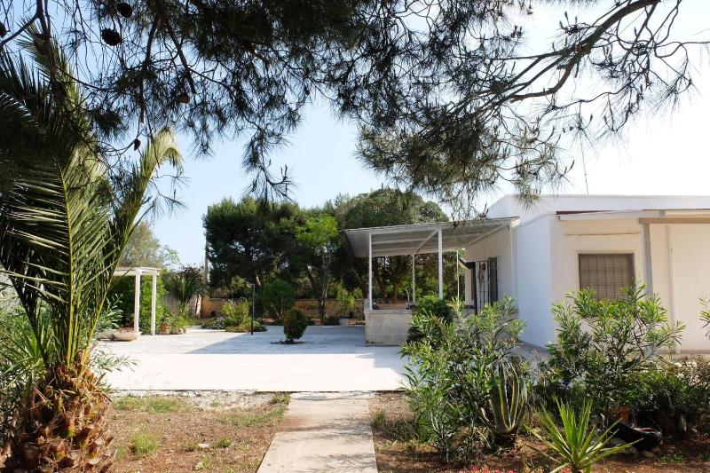 Villa Il Giardino con Piscina a soli 350 mt dalla Spiaggia di Punta Prosciutto