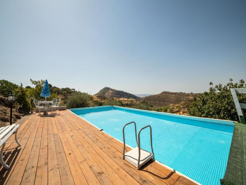 Villa in Nissoria with Private Pool