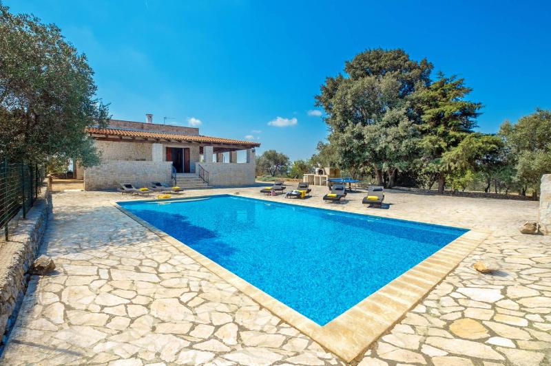 Villa Iolanda by Villa Plus