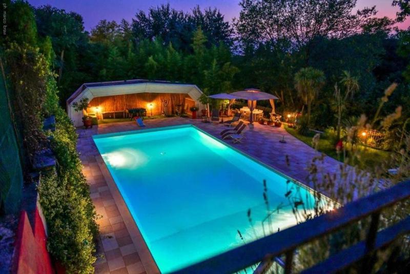 Villa Isidoro ampio parco ,piscina privata, arte e giochi , fitness
