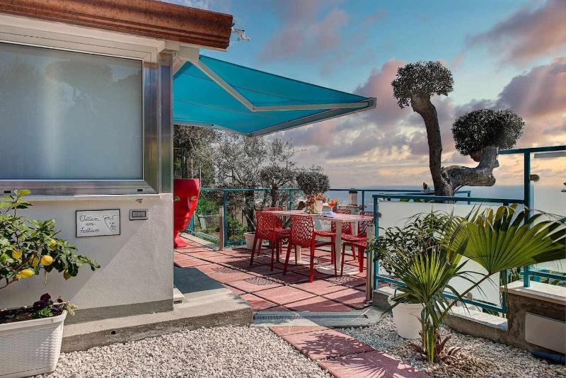 Villa Islamorada Pool and Sea View