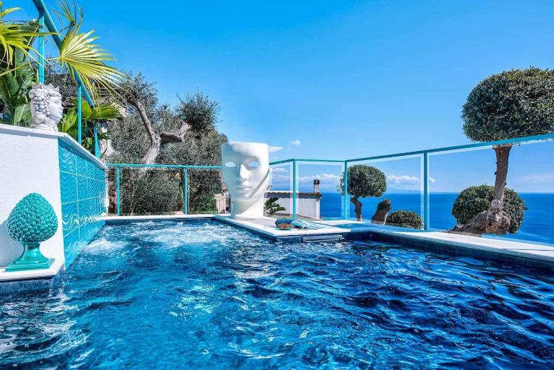 Villa Islamorada Pool and Sea View