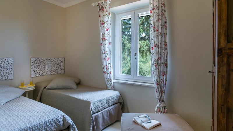 VILLA LA CORTE 6, Emma Villas