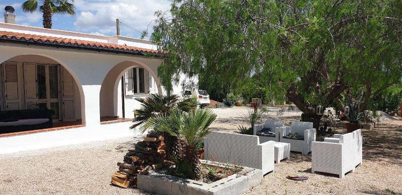 Villa Lido with pool and garden