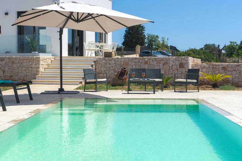 Villa Lorenbea by salentoltremare