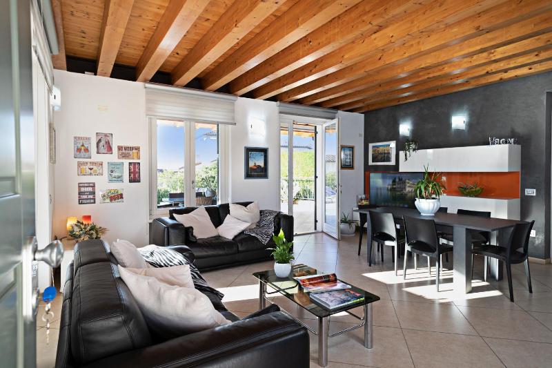 VILLA LOVE - Regarda Travel