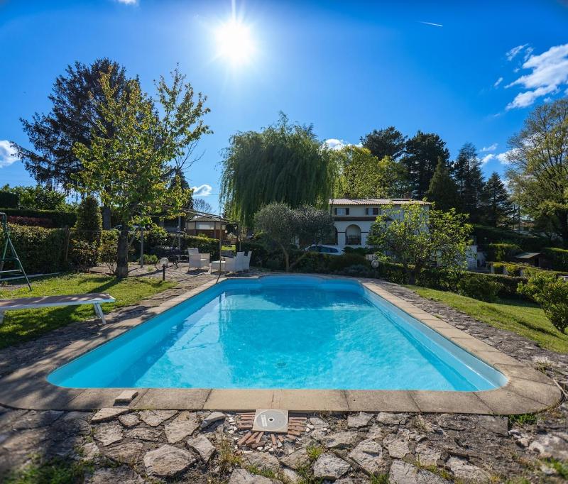 Villa Malvasia with Pool and Garden - Borgo Stays