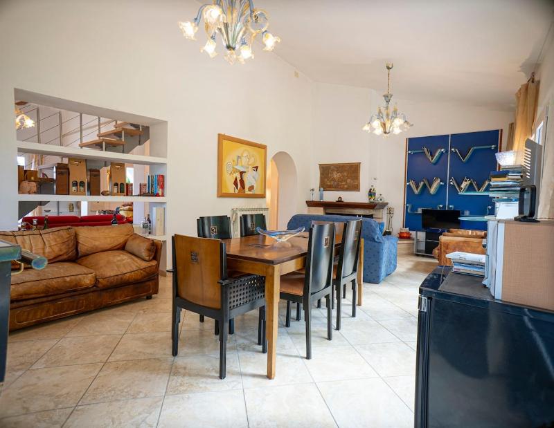 Villa Malvasia with Pool and Garden - Borgo Stays