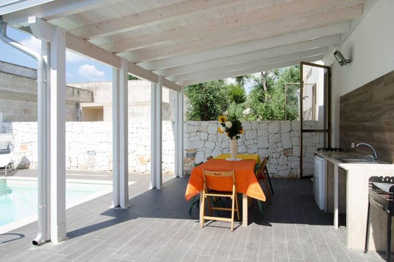Villa Maria con Piscina nel Boomerang Village a Torre Colimena