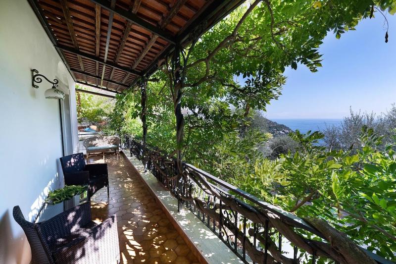 Villa Marinella close to the sea with private pool