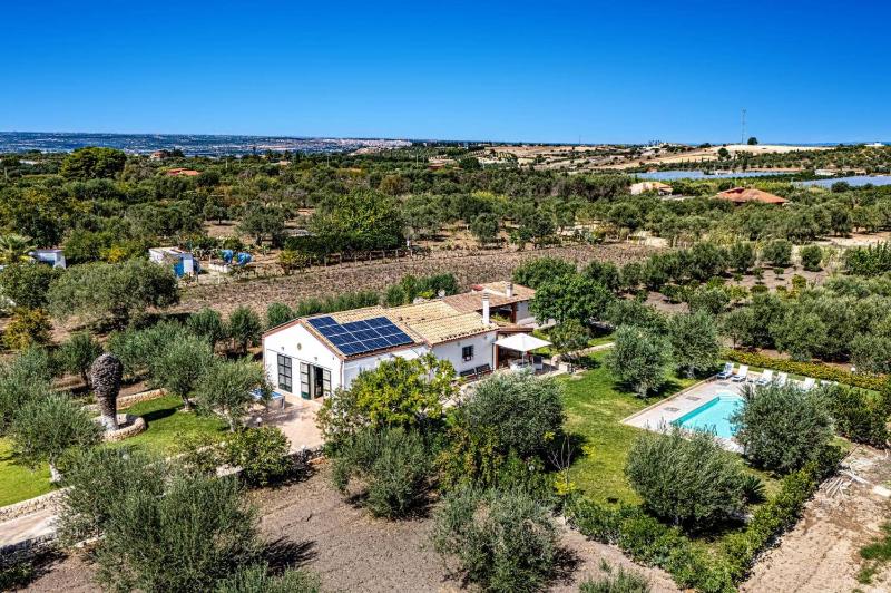 Villa Marzallo by Villa Plus