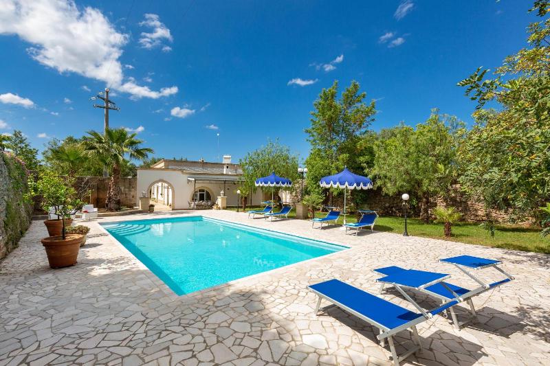 Villa Medici alla Macchia by BarbarHouse